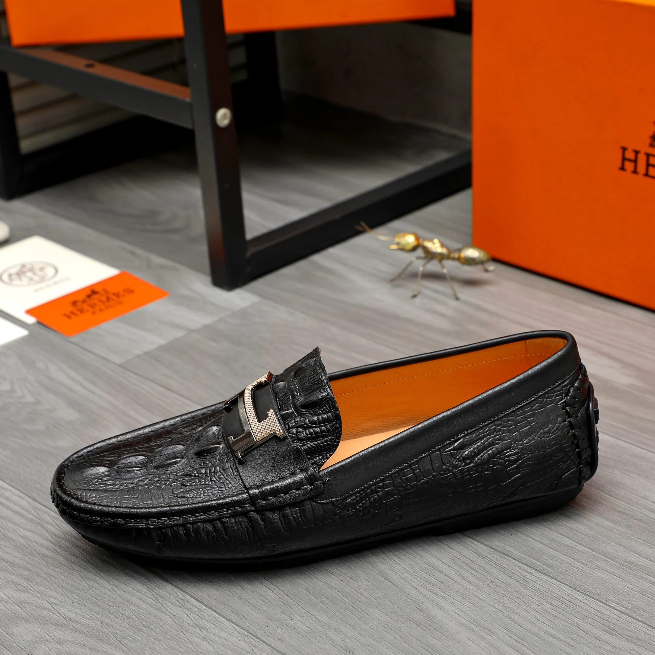 Men's shoes 💰380 Product trademark: HERMES "Hermès" casual slip-on shoes Regular size: 38-45 (45 is custom-made and non-returnable) Product materials: Selected embossed cowhide upper, pigskin lining, rubber outsole